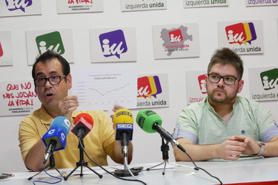 Rueda de prensa del coordinador regional de IU CLM y del coordinador provincial de IU Albacete