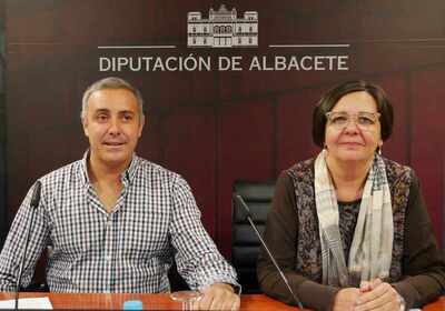 Rueda de prensa de Ganemos-Izquierda Unida para presentar las dos mociones que irán al próximo Pleno de la Diputación