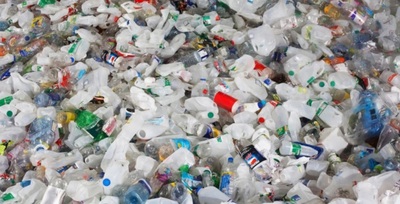 Unidas Podemos lamenta la inacción del equipo de Gobierno para eliminar el plástico de un solo uso en la próxima Feria