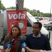 Mesa informativa en el mercado de Los Invasores con Ana Cruz, Candidata a las Elecciones Europeas 25M