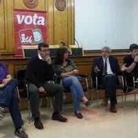 Encuentro de Gaspar Llamazares, Tasio Oliver y otros compañeros con colectivos sociales