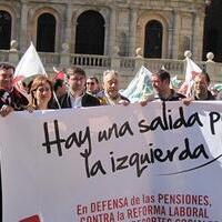 Manifestación en Toledo contra los recortes sociales, la reforma laboral y el "tijeretazo" a las pensiones. 27-2-2011