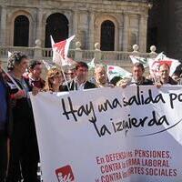 Manifestación en Toledo contra los recortes sociales, la reforma laboral y el "tijeretazo" a las pensiones. 27-2-2011