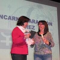 Acto "Reconocidas 2014": Victoria Delicado, Concejala de IU entrega reconocimiento a Encarna Tarancón de CCOO